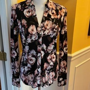 Pretty long sleeve print blouse with snap front and snap cuffs